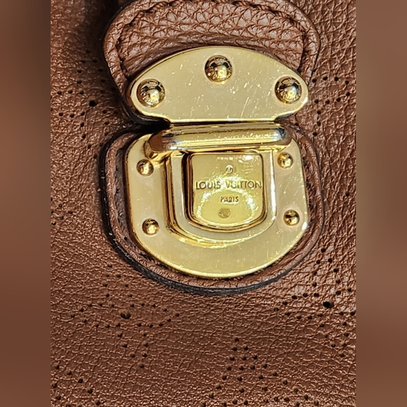 Louis Vuitton Monogram Mahina L Leather Carmel Hobo Bag Tote Purse Shoulder Tan - Picture 7 of 12